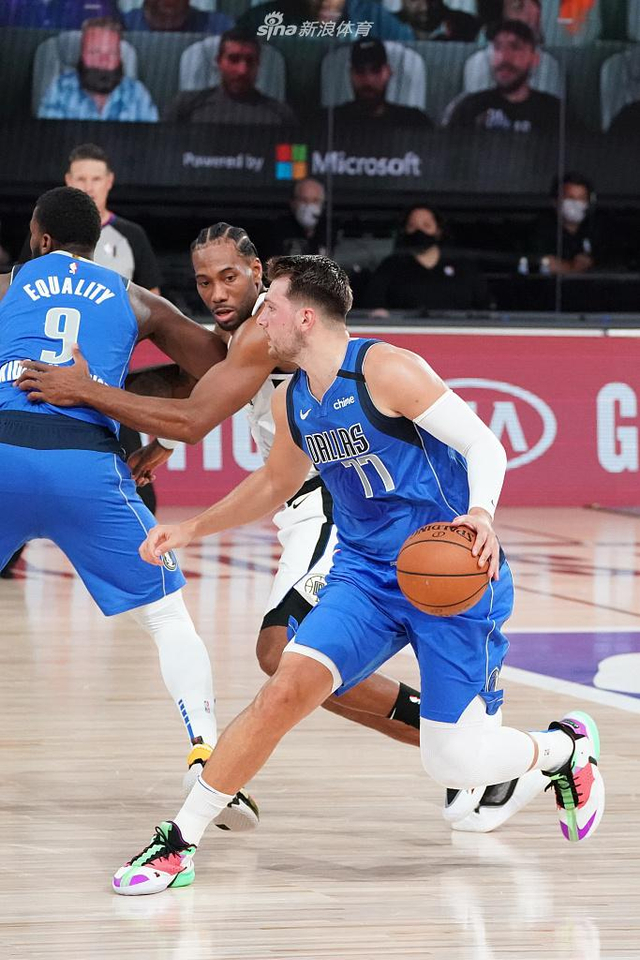 却让他陷入 却让他陷入